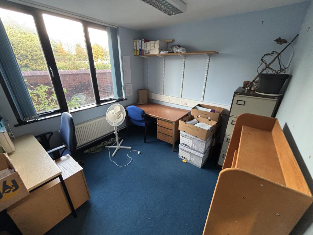 GROUND FLOOR OFFICE T202511071704.jpg
