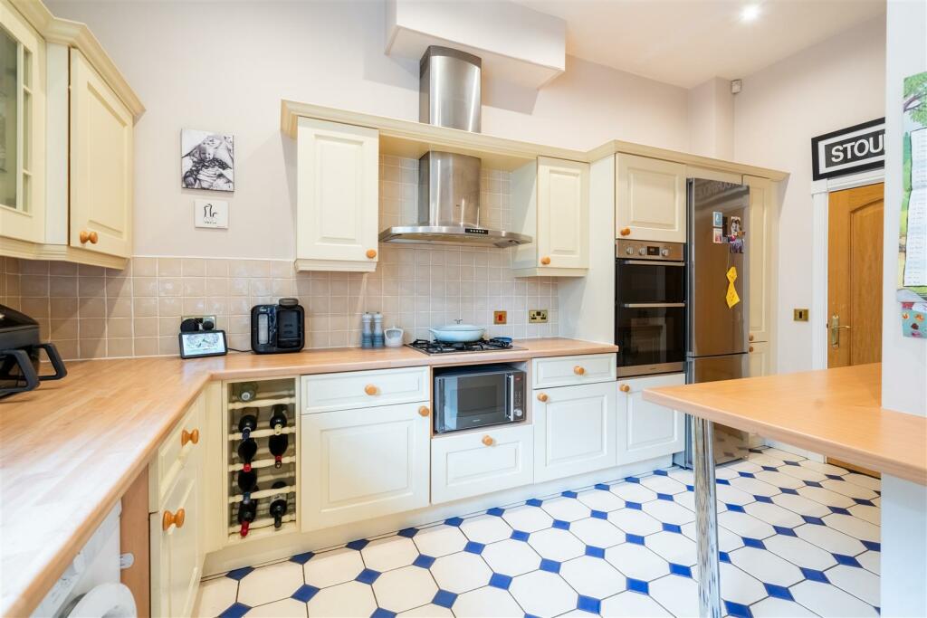 Kitchen-2.jpg