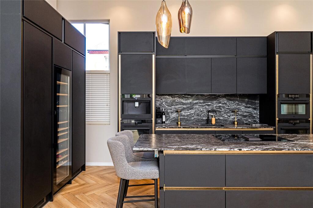 Breakfast Bar
