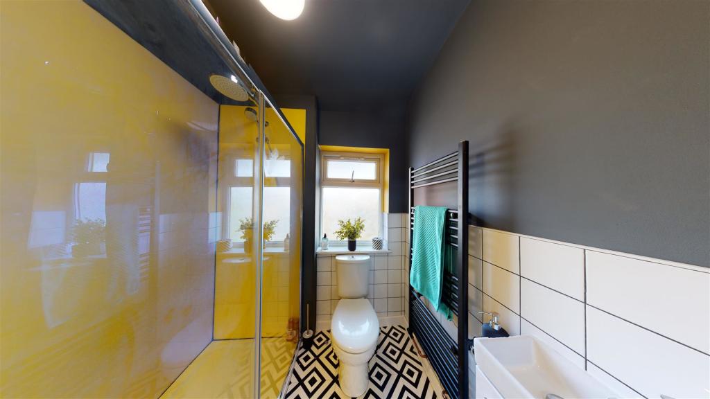 Shower Room 1.jpg