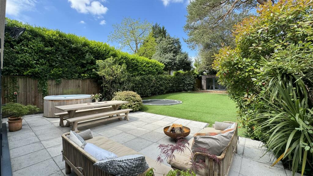 GARDEN 2.jpg