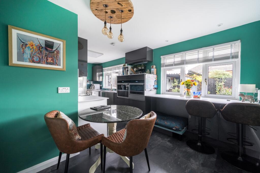 1381234-16-6914aa0973dbd-ARW copy