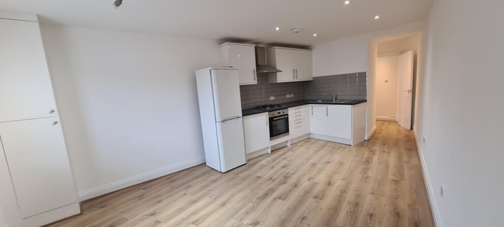 LOUNGE KITCHEN