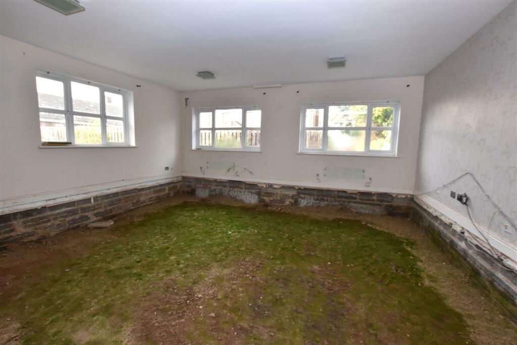 Potential Sitting Room Area.JPG