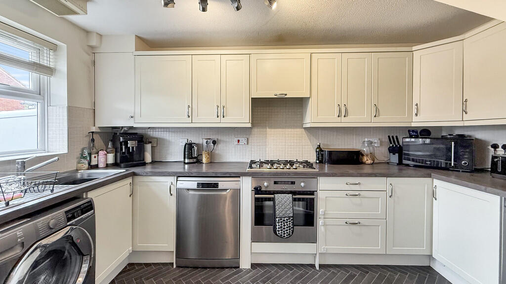 Kitchen/dining ro...