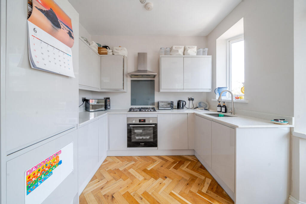 1312871-6-68594d5...