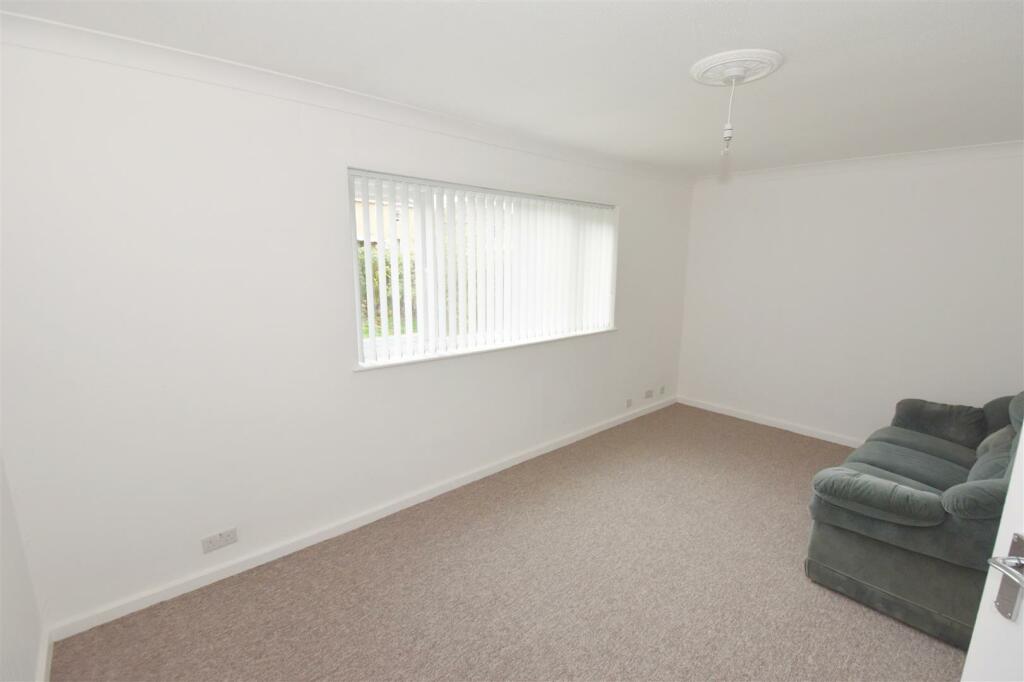 Lounge_Dining room.jpg