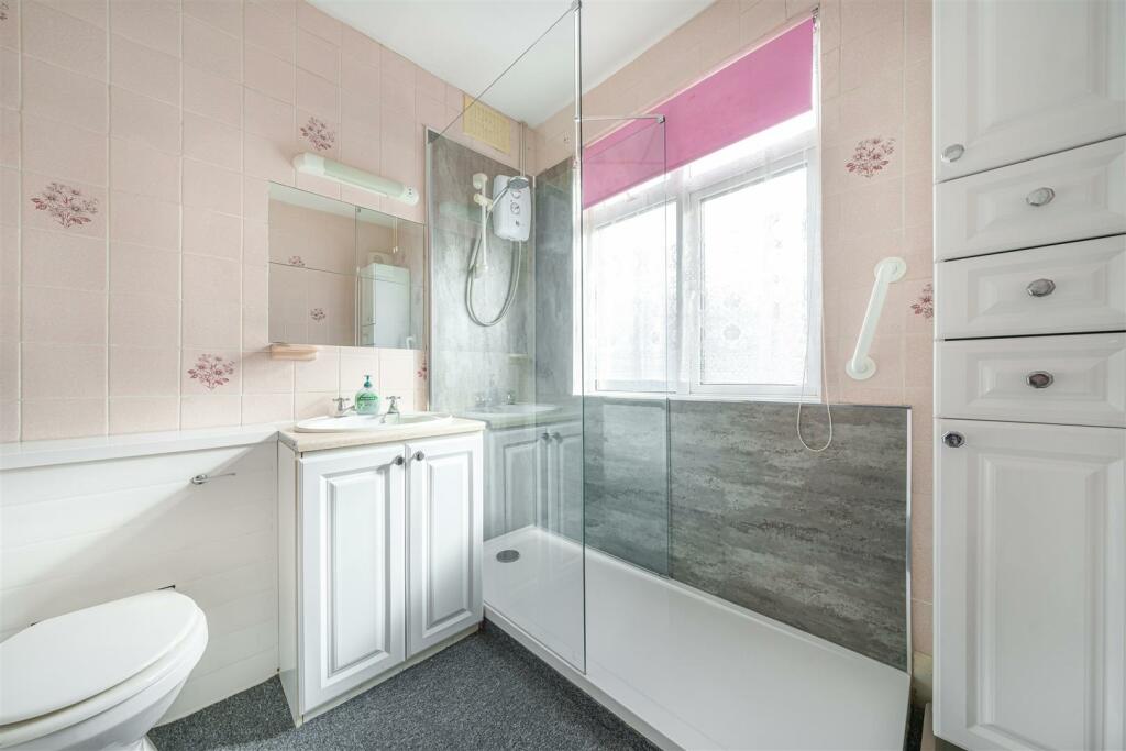 shower room h.jpg