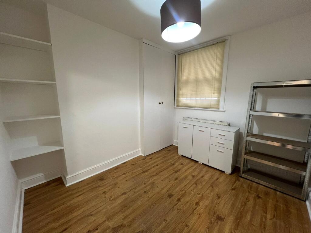 Wandsworth Road, London, SW8