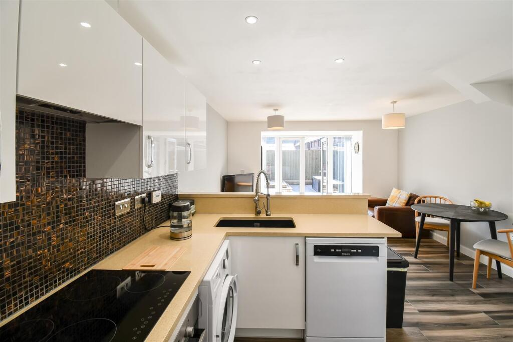 LIVING ROOM/KITCHEN