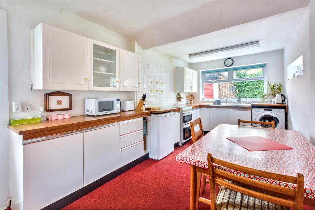 Kitchen_1.jpeg