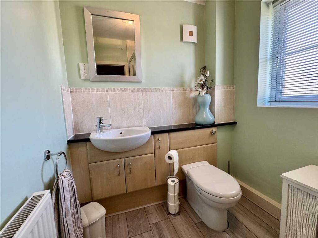 ENSUITE SHOWER ROOM