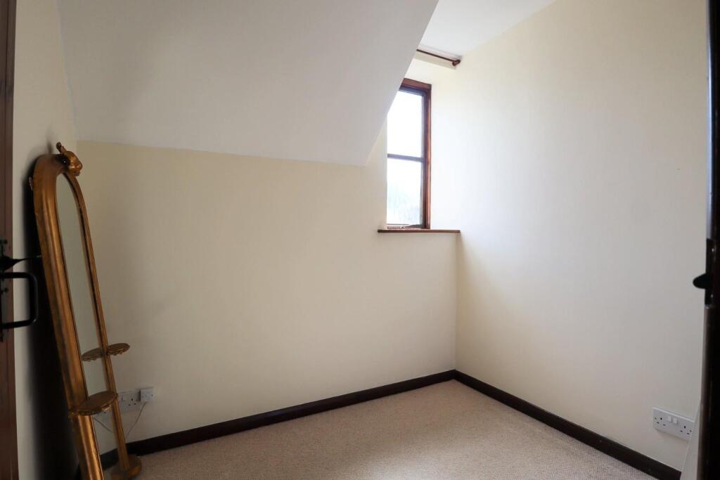 Bedroom 4.jpg