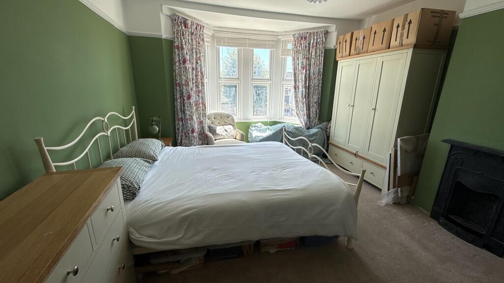 Master Bedroom Vi...