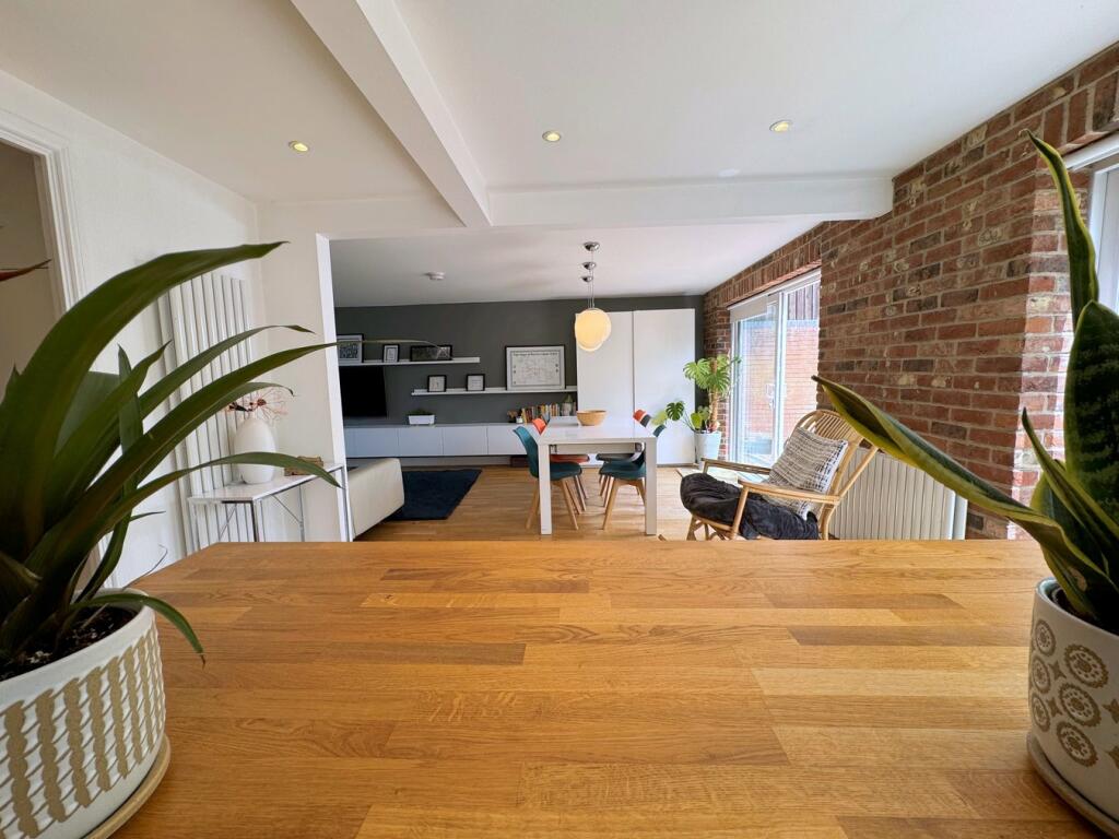 Kitchen/Dining Room