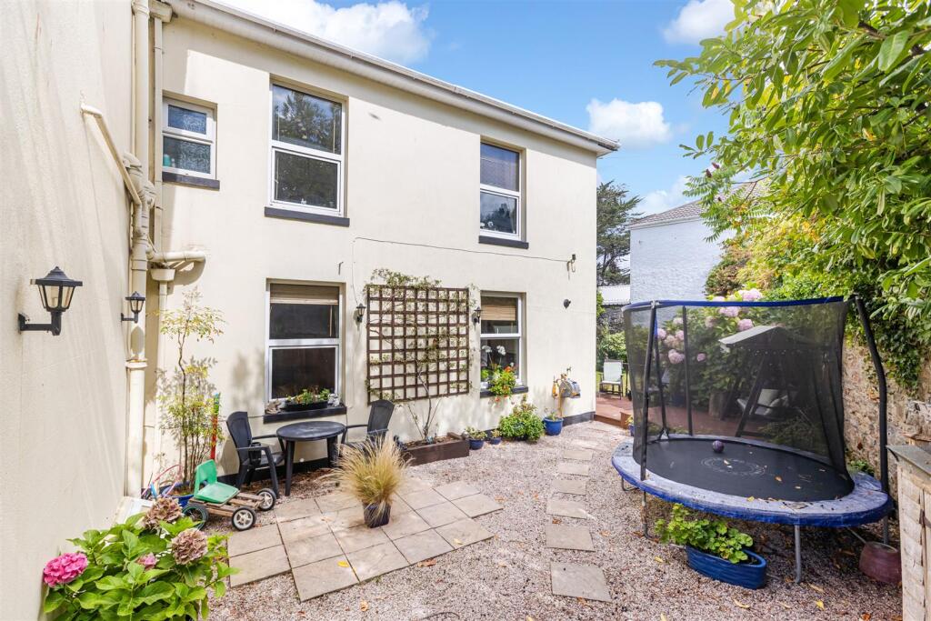 A05 - Bridge Road Torquay, Olivet - 250814.jpg