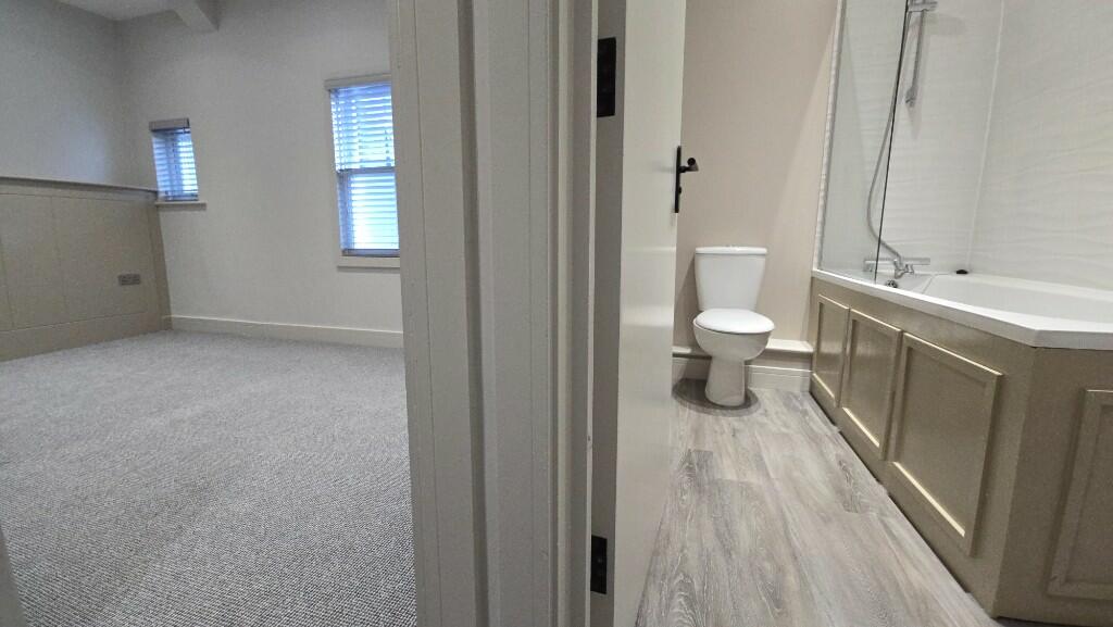 SplitView Bath &amp; Bed