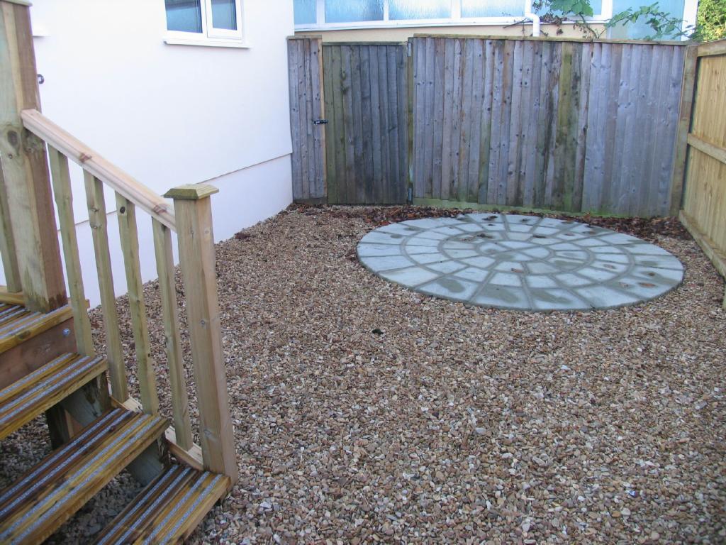 Outside Pic 2