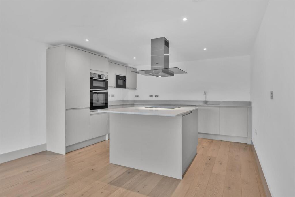 2 Eaton Crt-6 (FILEminimizer).jpg