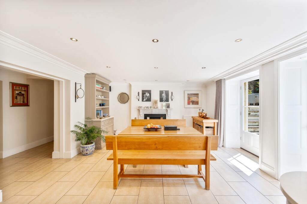 Breakfast Room