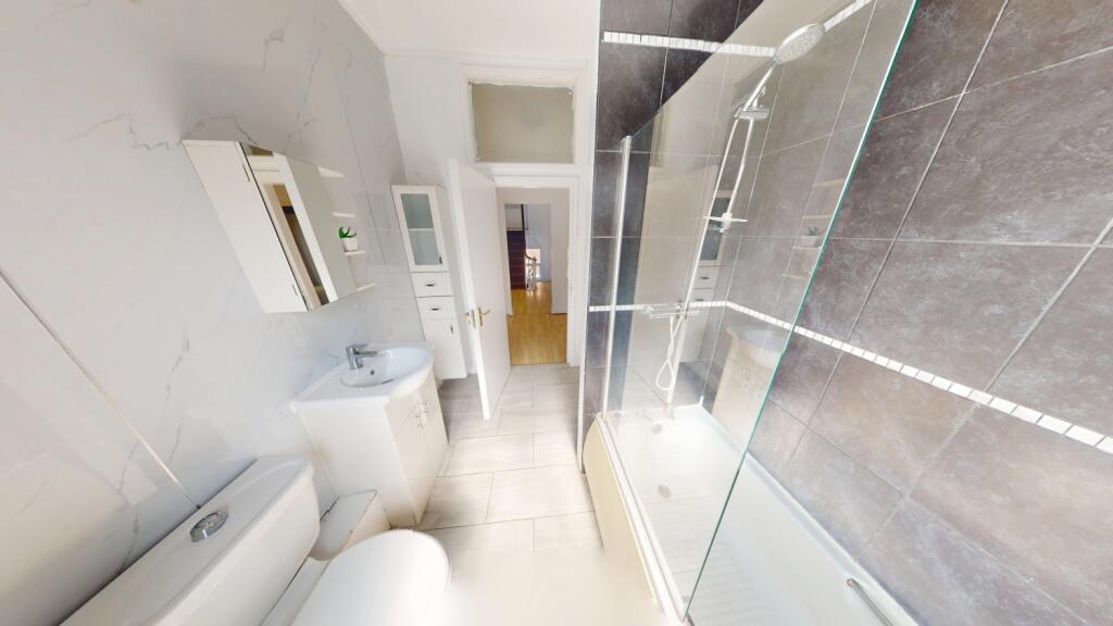 Flat-B-46-Addison-Street-06042025_092423