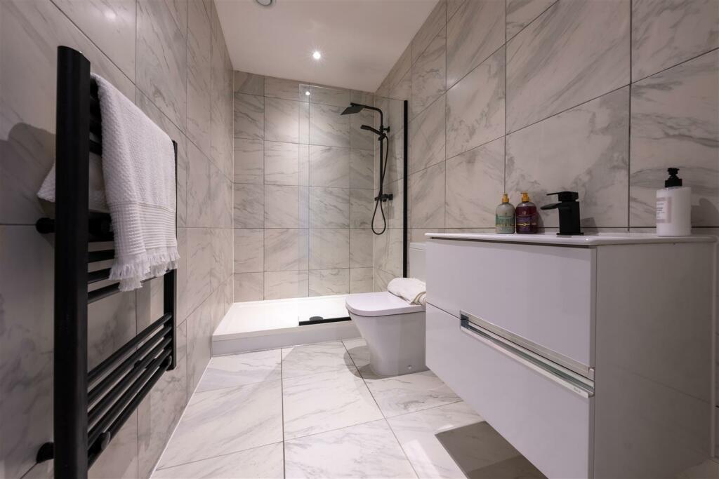 Flat 1 Reside-13.jpg