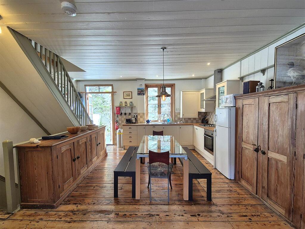 Kitchen .jpg