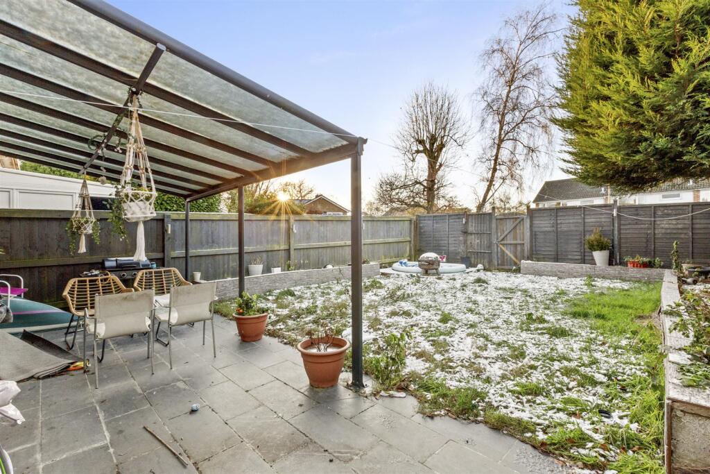 Photos_High Res_5 Bowler Lea, HP13 5UD-10.jpg