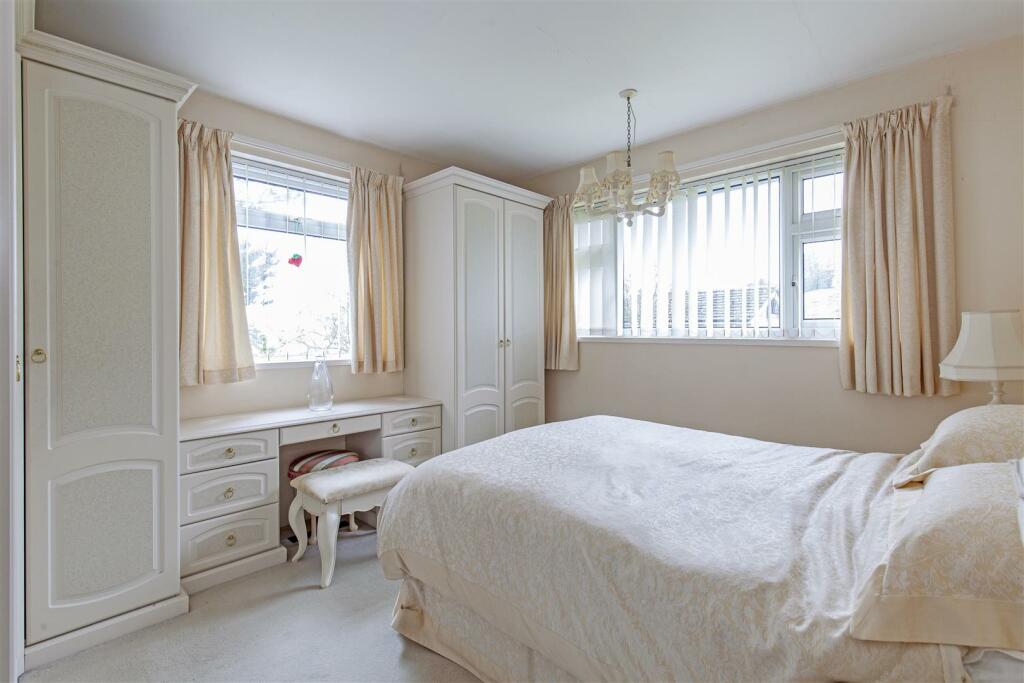 Bedroom 1-1.jpg