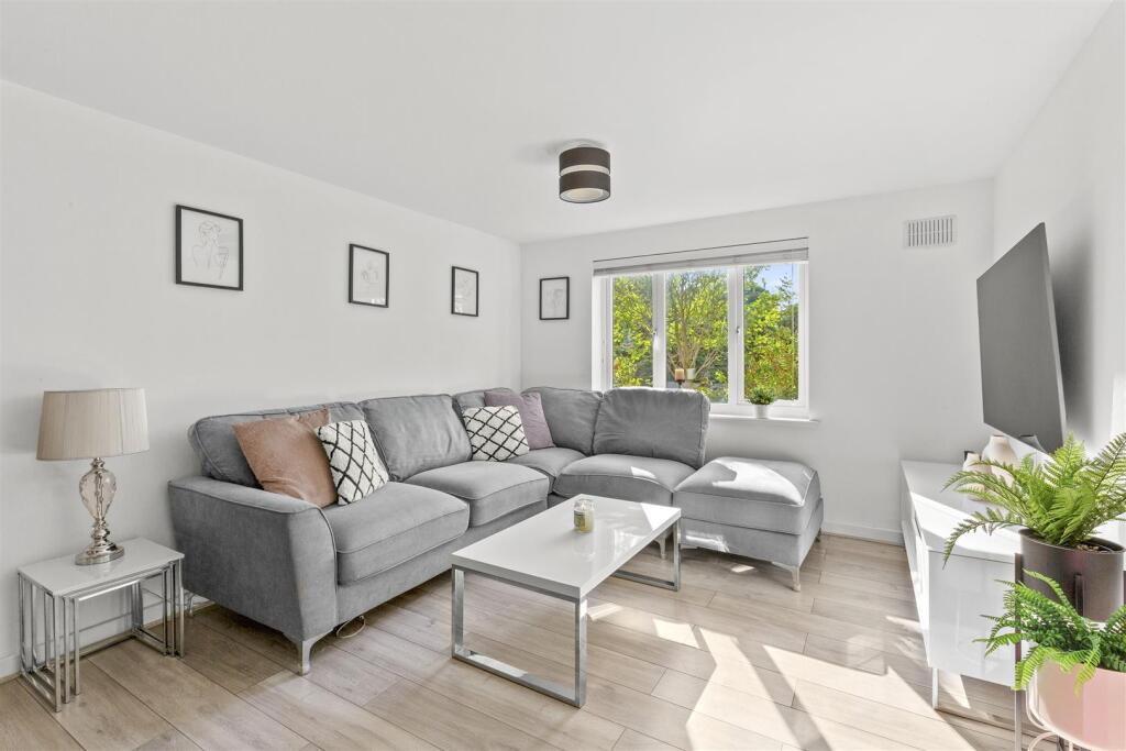 4 Ives House, Ercolani Avenue, HP13 7FZ-7.jpg