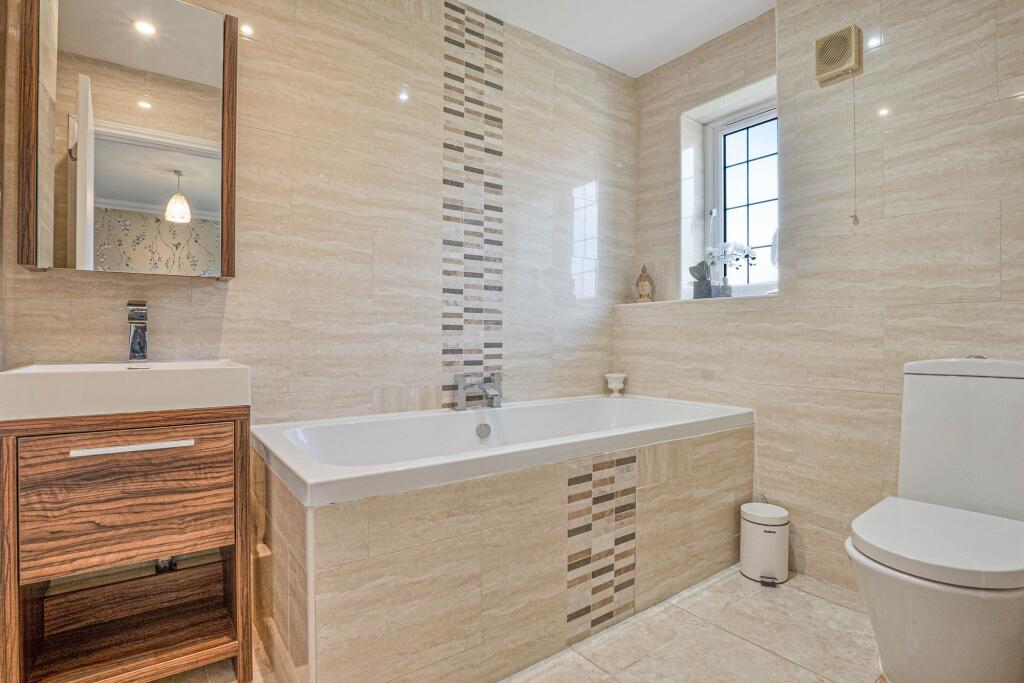 En-suite Bathroom