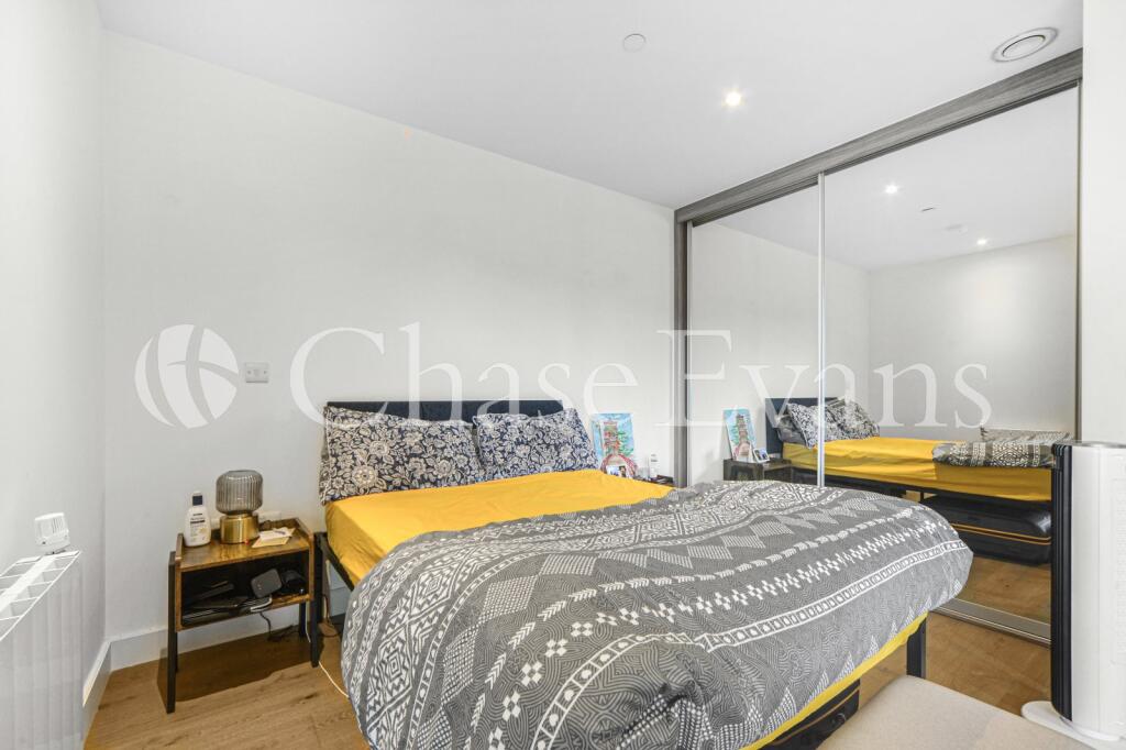 Living/Sleeping Area