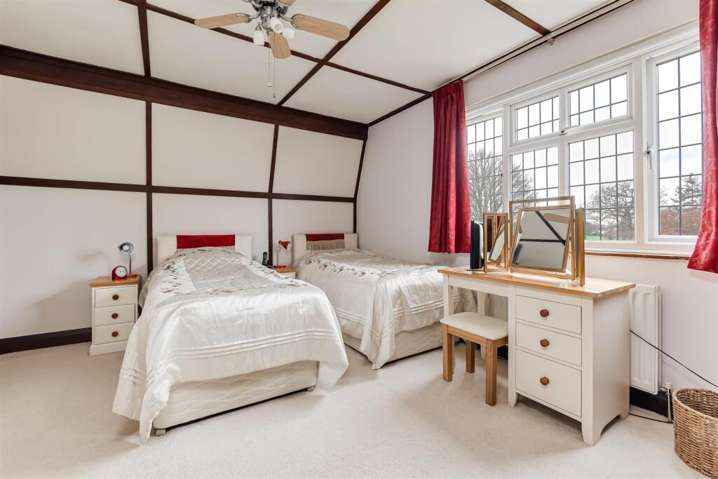 house-tudor-close-cheam-127.jpg