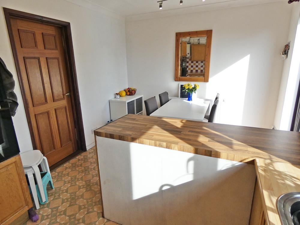 2293kitdiningroom4.jpg