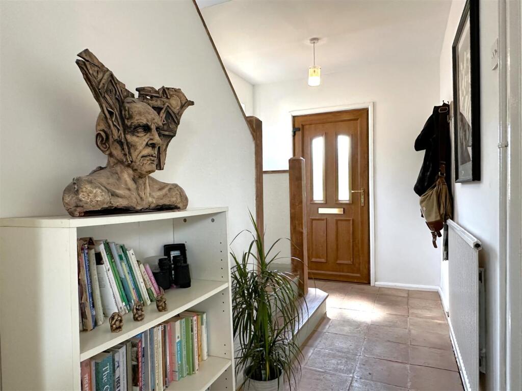 Hallway 025