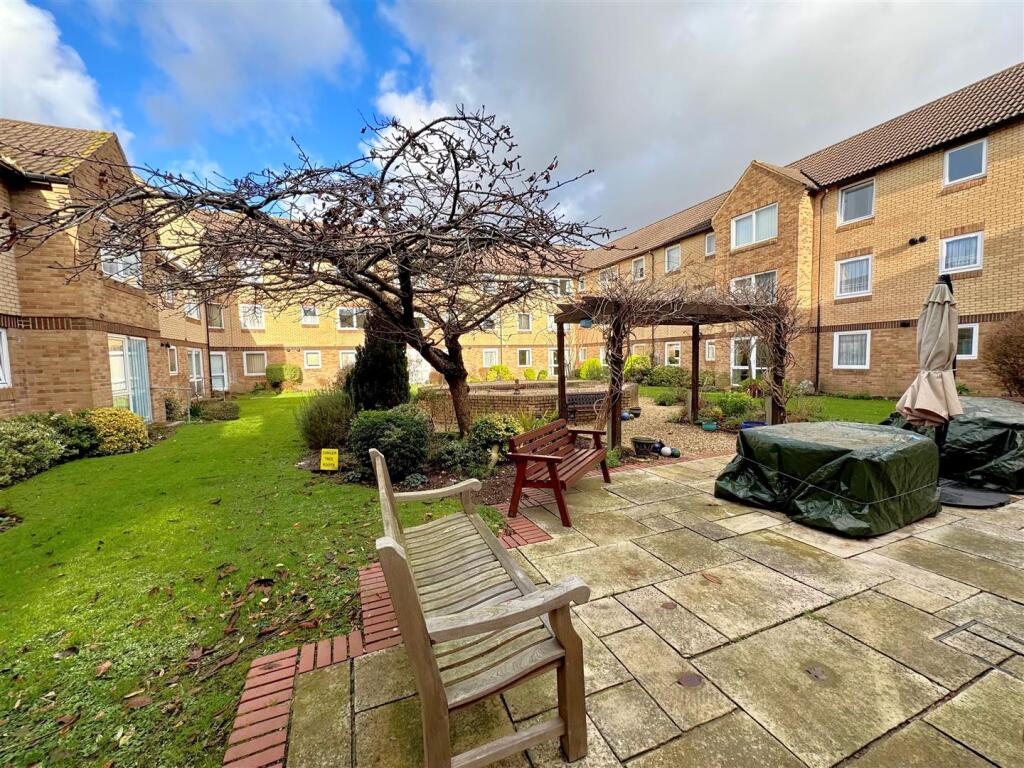 Communal Gardens.jpg