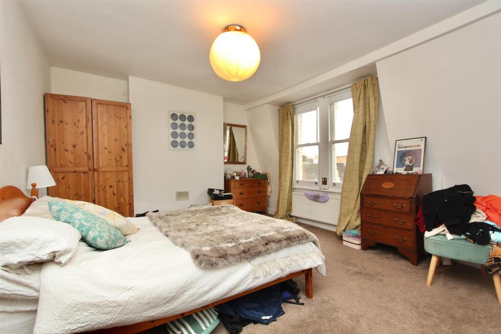 Clissold Crescent, N16