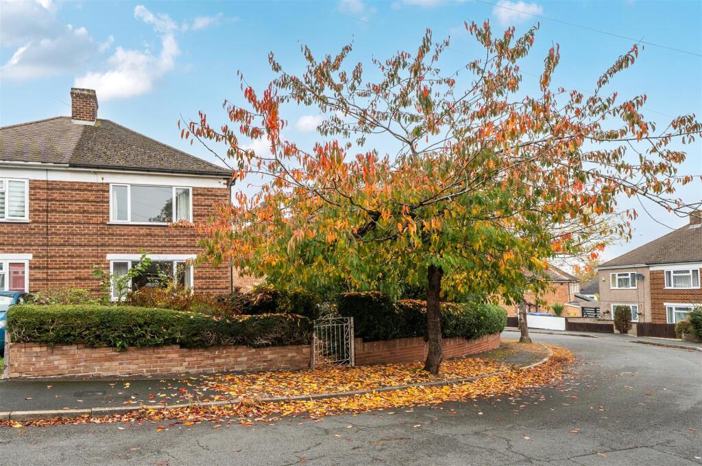 12 Glebe Crescent, Rugby (15).jpg