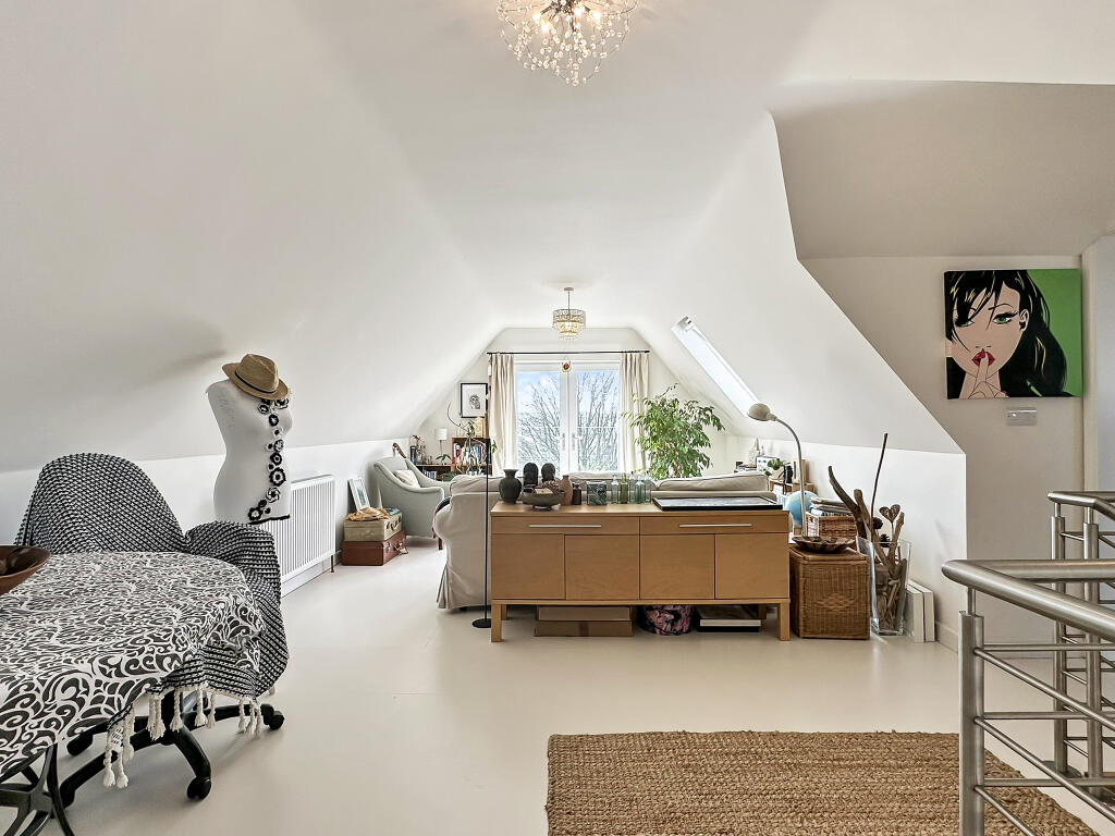2nd Living Room