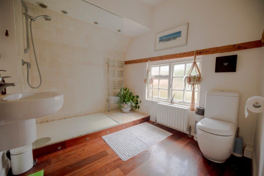 main-bathroom-2