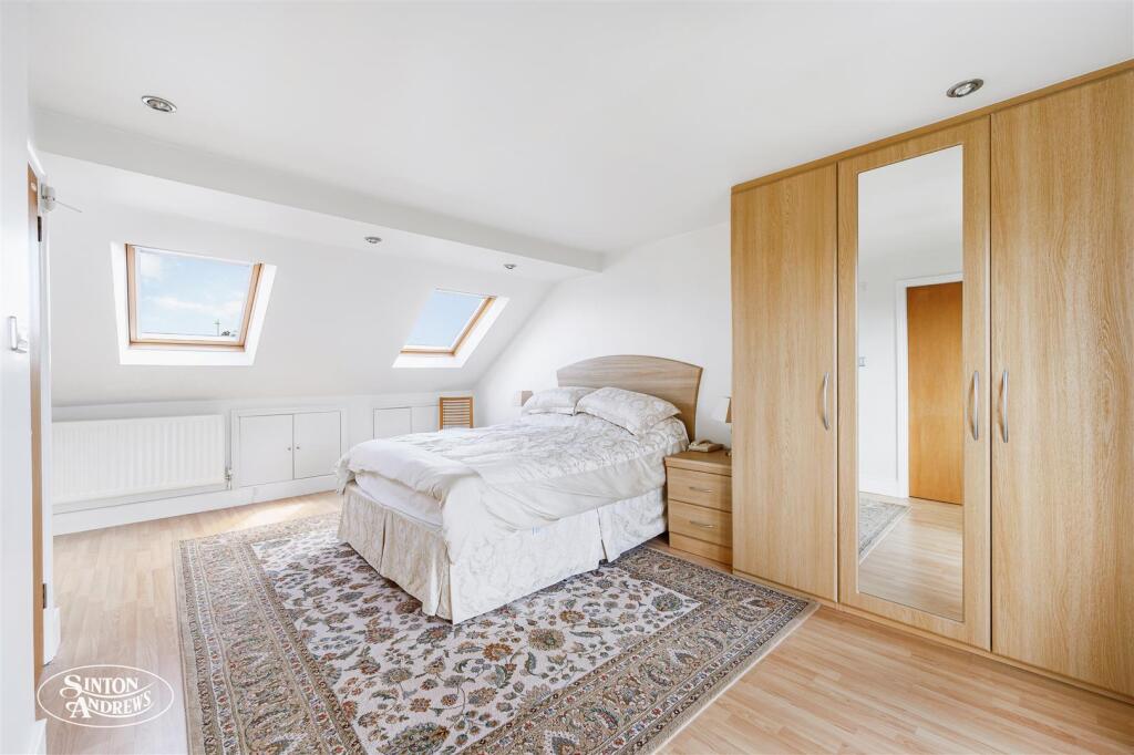 20 Erlesmere Gardens-16.jpg