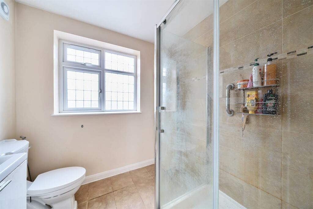 Shower Room.jpg