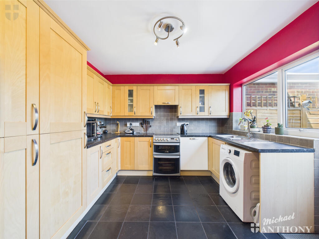 CAM03218G0-PR0646-STILL006