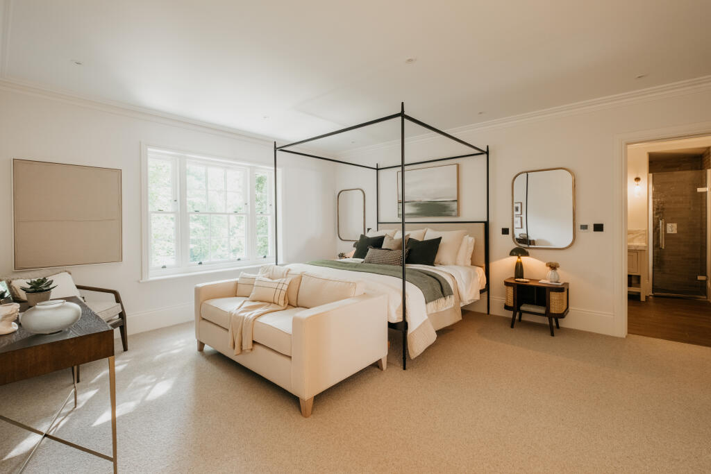 Principal bedroom