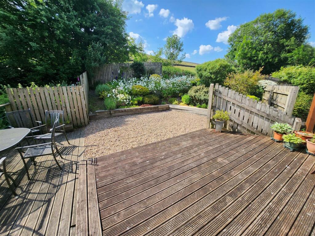 77 Oats Royd - External.jpg