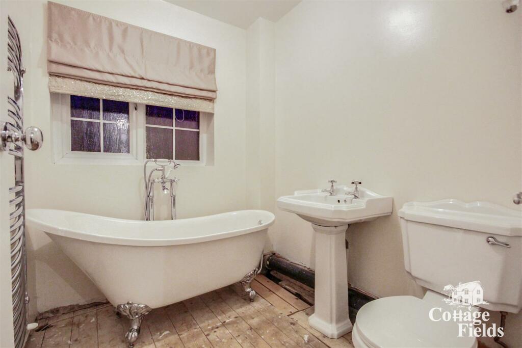 Bathroom Southbrook.JPG