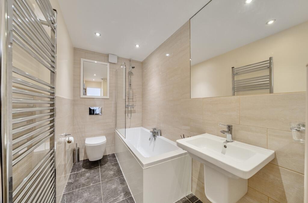 EweMove Harrogate Bathroom1