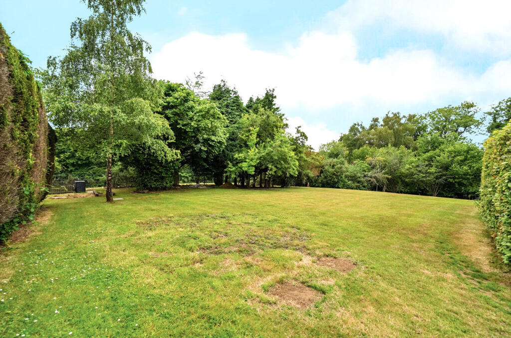 1307144-33-684ad5...