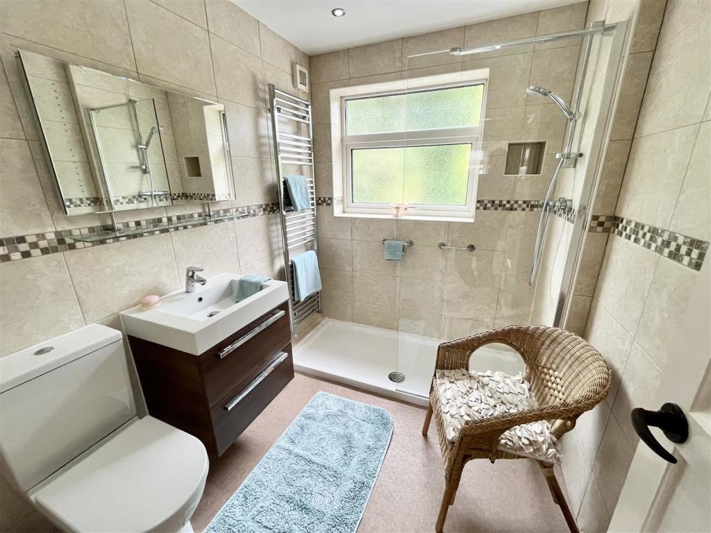 Shower Room.jpg