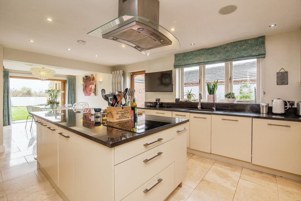 Kitchen/Breakfast